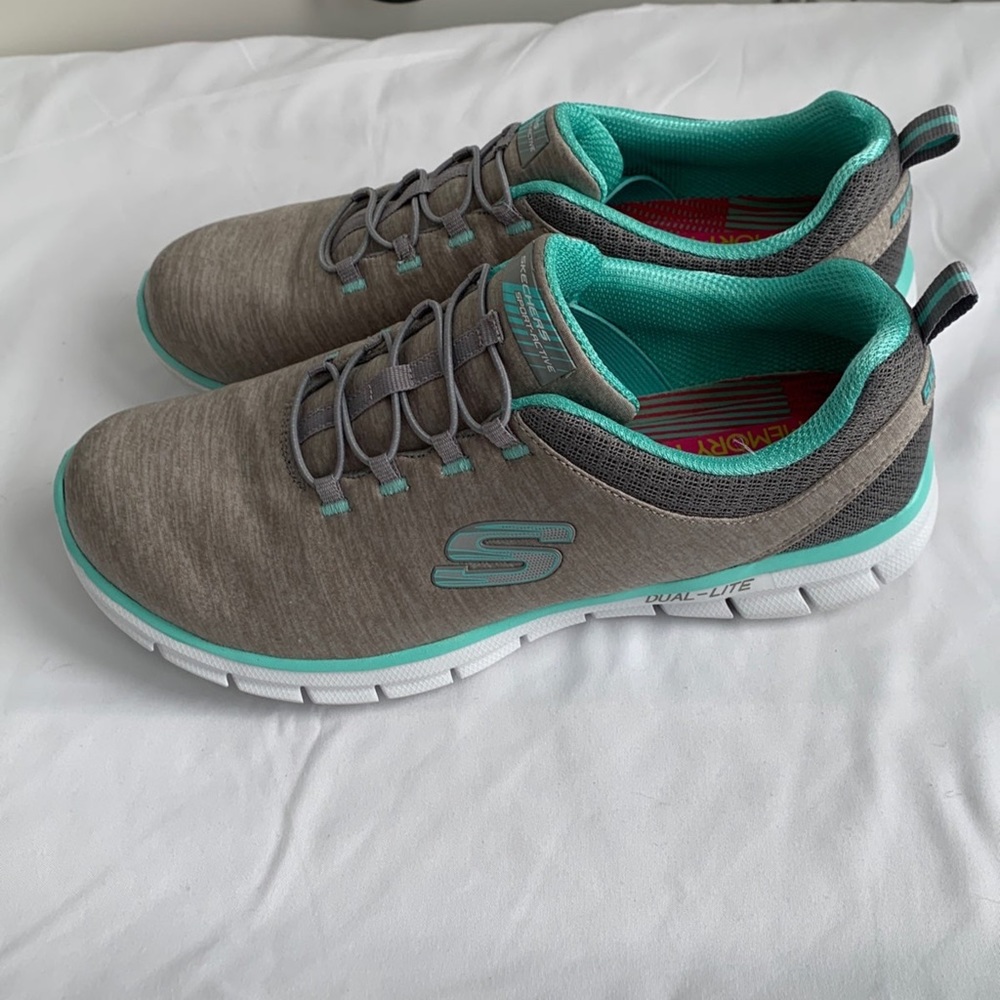 Skecher Tennis Shoes